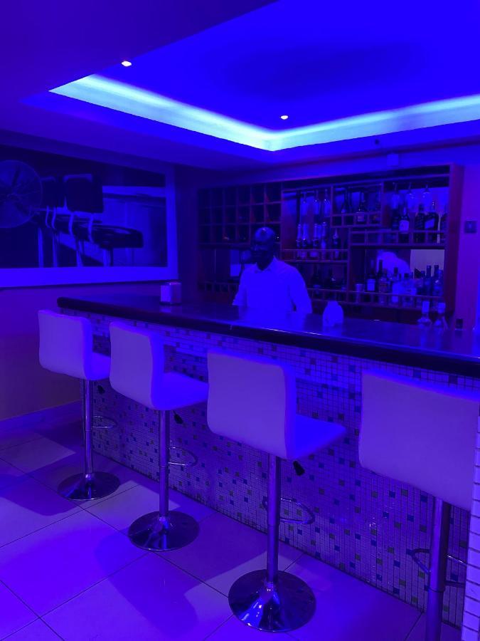 Posh And Victoria Island 3* Лагос