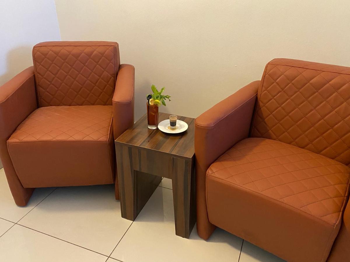 Posh And Victoria Island 3* Лагос