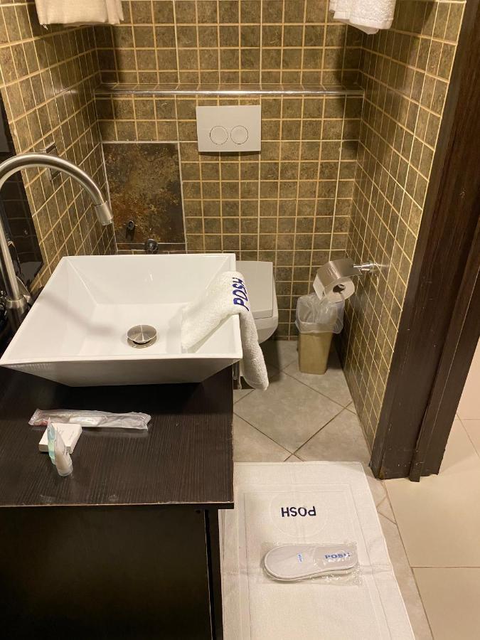 Posh And Victoria Island Отель